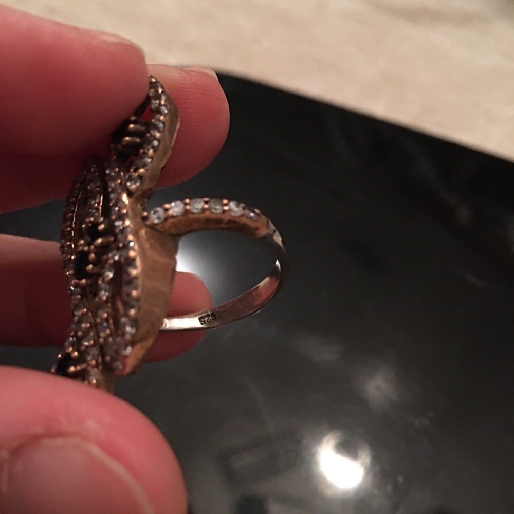 Middle ring - Picture 5 of 5